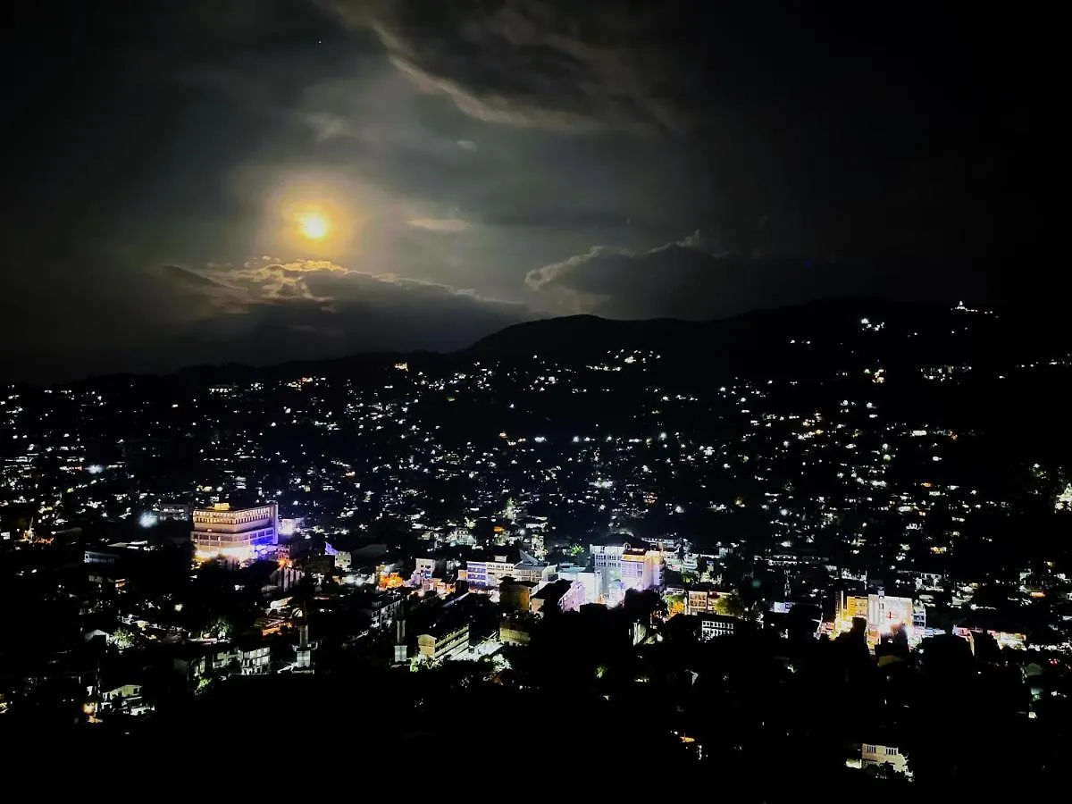 The Skydeck Kandy 0*,